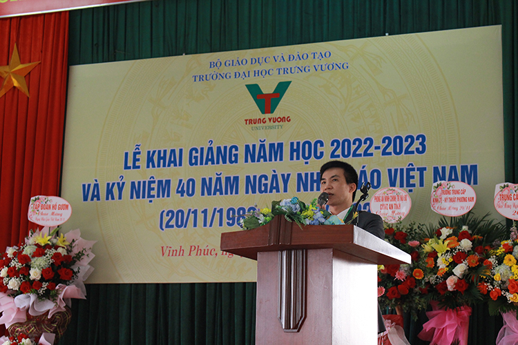 Lễ khai giảng năm học 2022 - 2023 và kỷ niệm 40 năm Ngày Nhà giáo Việt Nam 20/11/1982 - 20/11/2022 đầy cảm xúc của thầy trò trường Đại học Trưng Vương