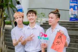 Trưng Vương cùng các nữ sinh THPT chuyên Vĩnh Phúc