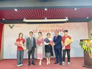 Lễ khai giảng năm học 2023 – 2024 trường Đại học Trưng Vương