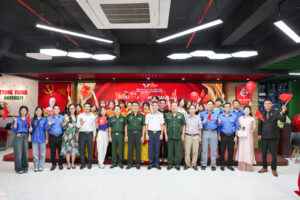 Lời tri ân từ thế hệ trẻ – Đoàn Thanh niên Trường Đại học Trưng Vương tri ân cựu chiến binh, cựu quân nhân đang công tác tại trường