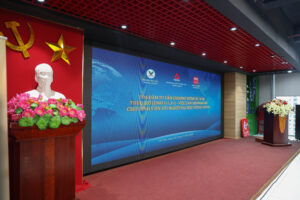 Trường Đại học Trưng Vương làm việc với Đại học Karlshochschule International University (CHLB Đức) về hợp tác du học tại chỗ và đào tạo song bằng