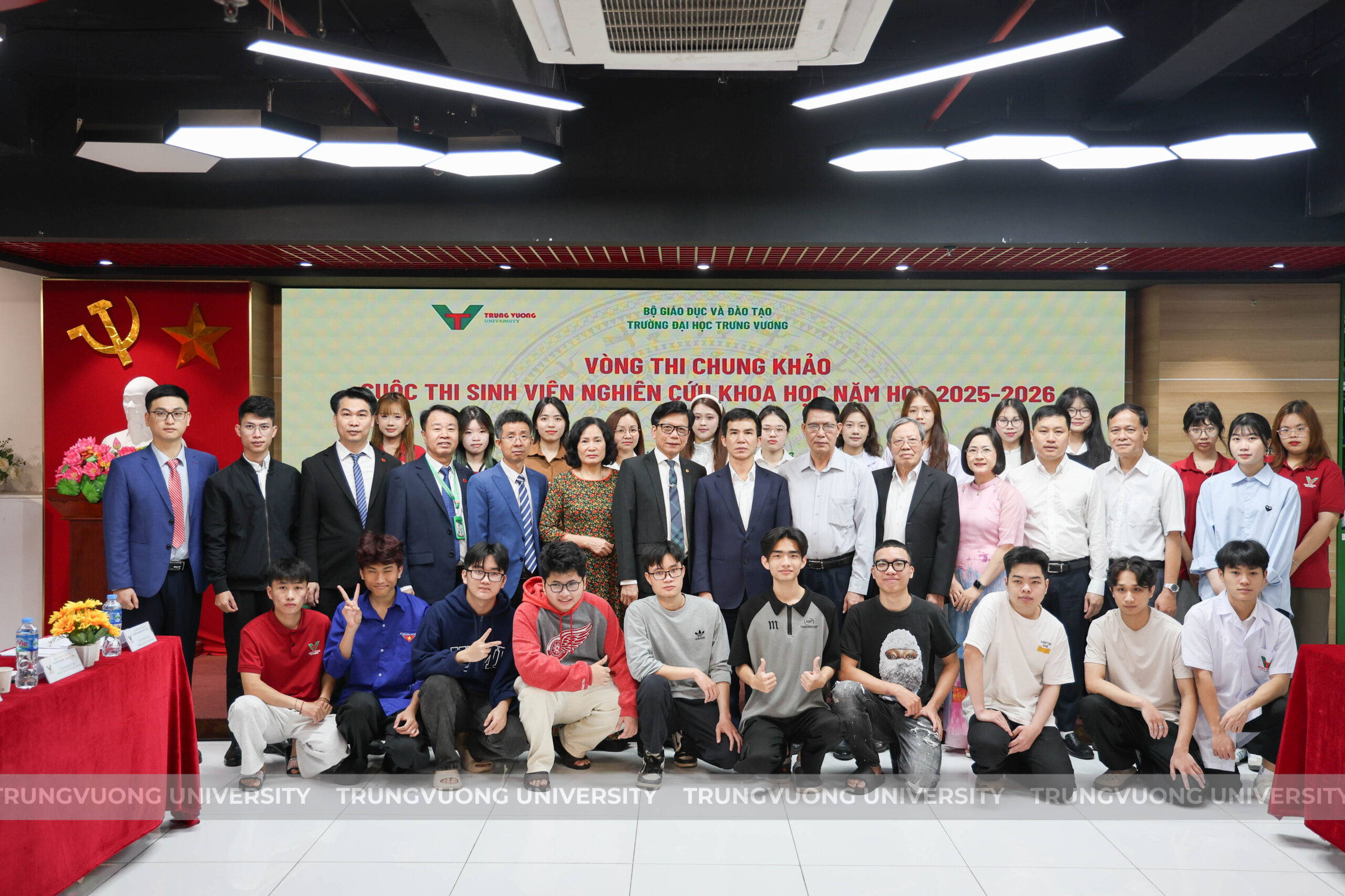 Chung khảo sinh viên nghiên cứu khoa học TVU: Những “đóa hoa” sáng tạo nở rộ từ giảng đường