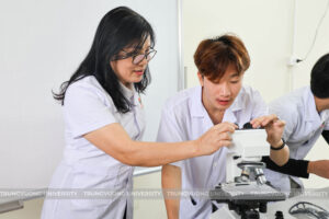 Ngành Dược học Trường Đại học Trưng Vương: Kiến tạo nền tảng vững chắc – Mở lối tương lai bền vững