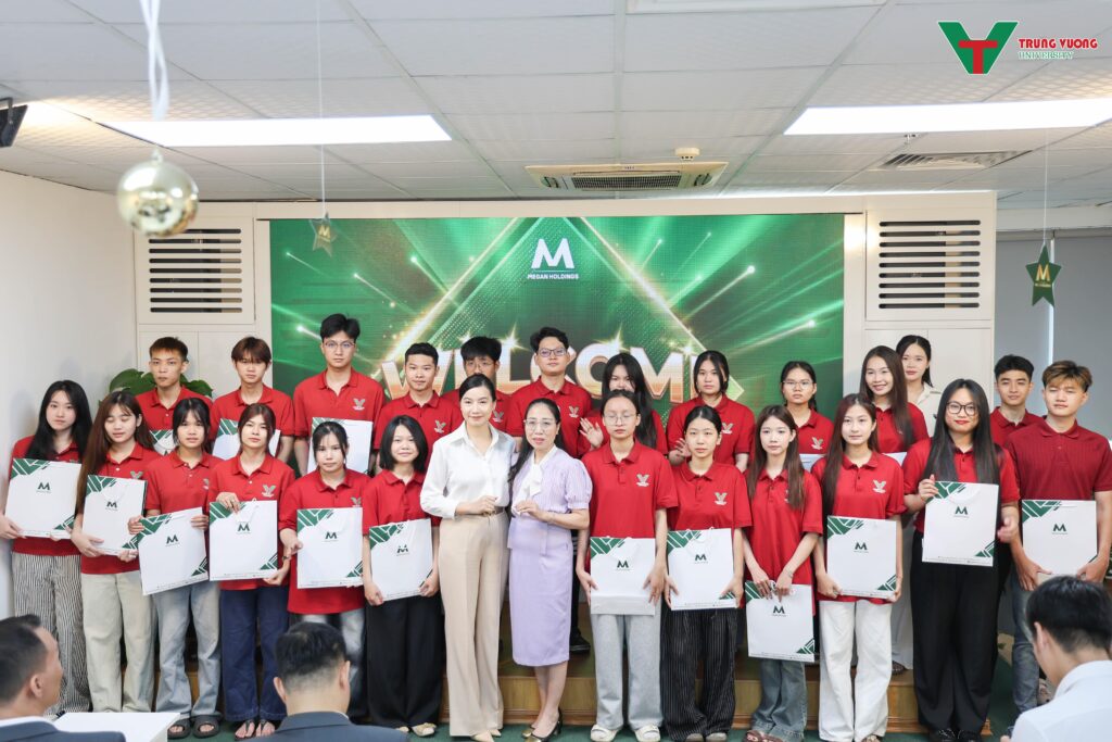 sinh viên thực tập Trường Đại học Trưng Vương tại Megan Holdings