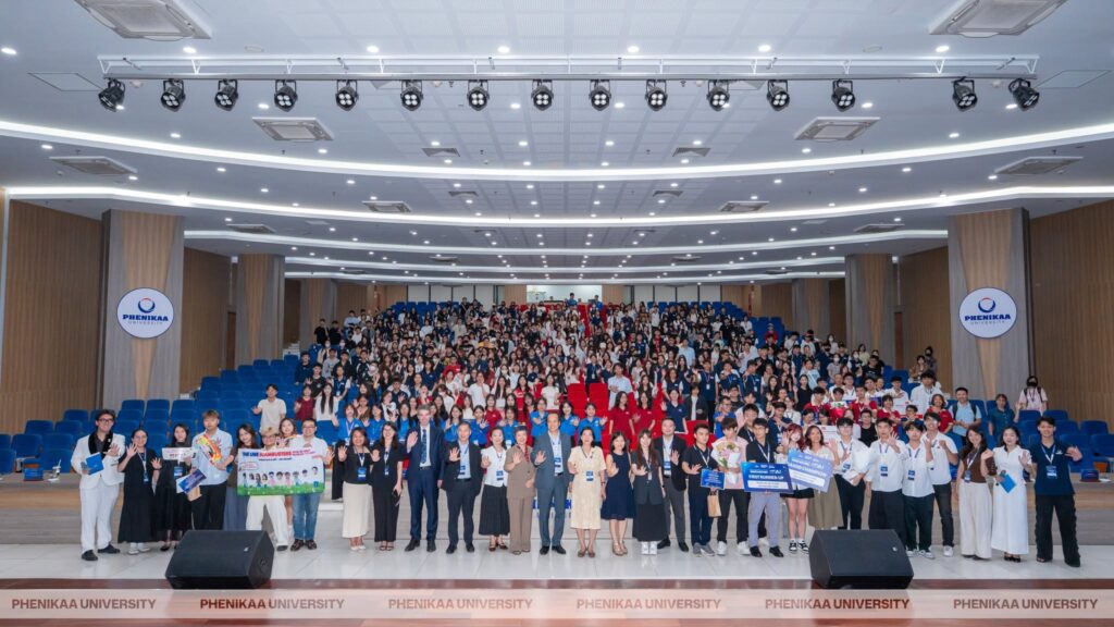 Sinh viên Trường Đại học Trưng Vương ghi dấu ấn tại Grand Finale Green Intelligence Challenge 2026 Sinh viên Trường Đại học Trưng Vương ghi dấu ấn tại Grand Finale Green Intelligence Challenge 2026