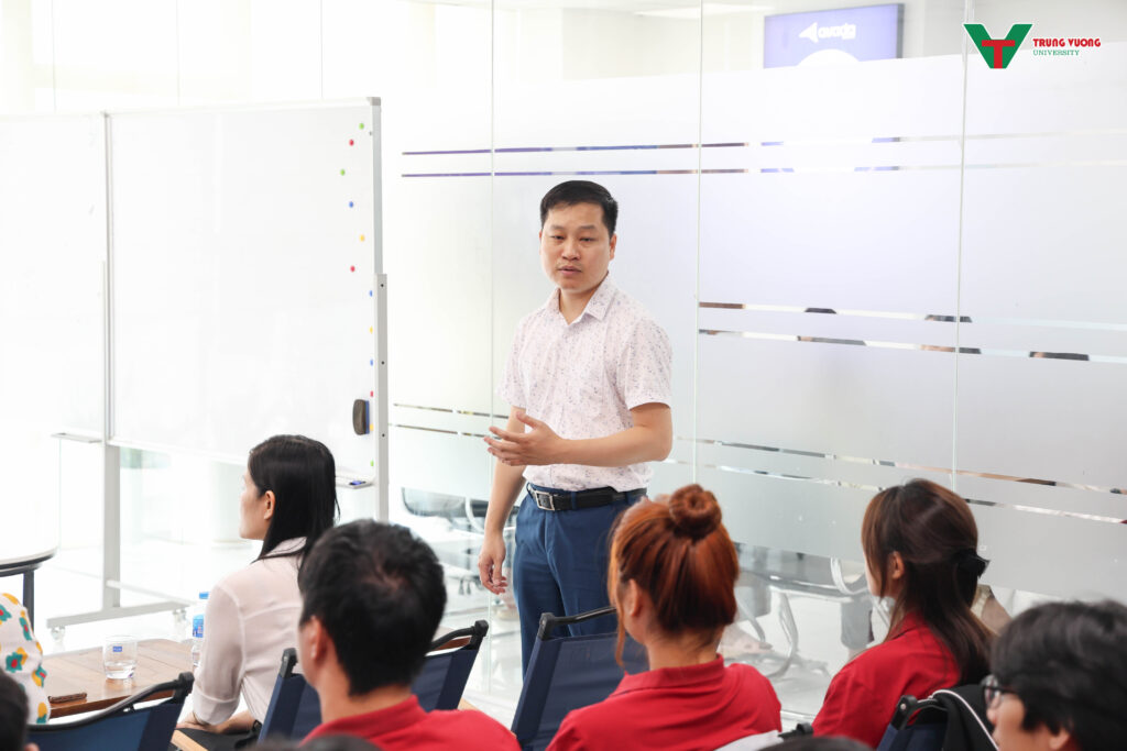 Trường Đại học Trưng Vương đồng hành cùng doanh nghiệp đào tạo IT Trường Đại học Trưng Vương đồng hành cùng doanh nghiệp đào tạo IT