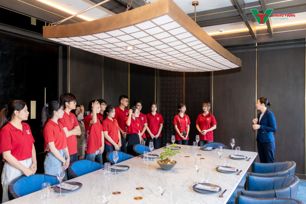 Thực hành doanh nghiệp: Lợi thế đào tạo tại TVU Thực hành doanh nghiệp: Lợi thế đào tạo tại TVU