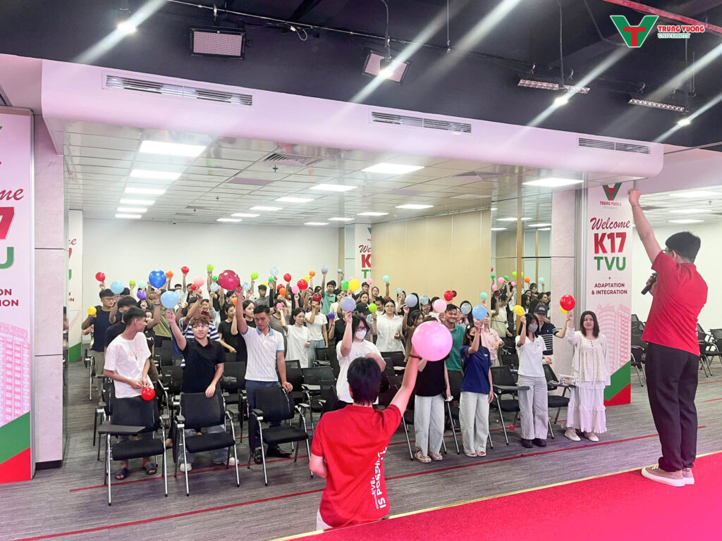 Tuần sinh hoạt công dân sinh viên K17 tại TVU 