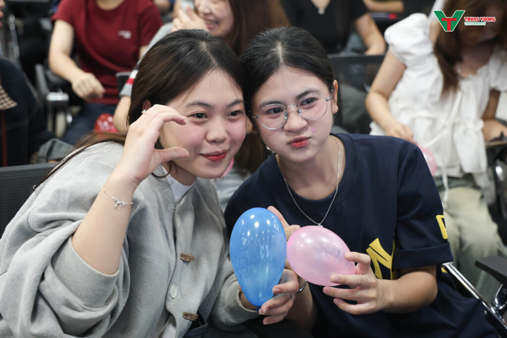 Tuần sinh hoạt công dân sinh viên K17 khởi động đầy cảm hứng Tuần sinh hoạt công dân sinh viên K17 khởi động đầy cảm hứng