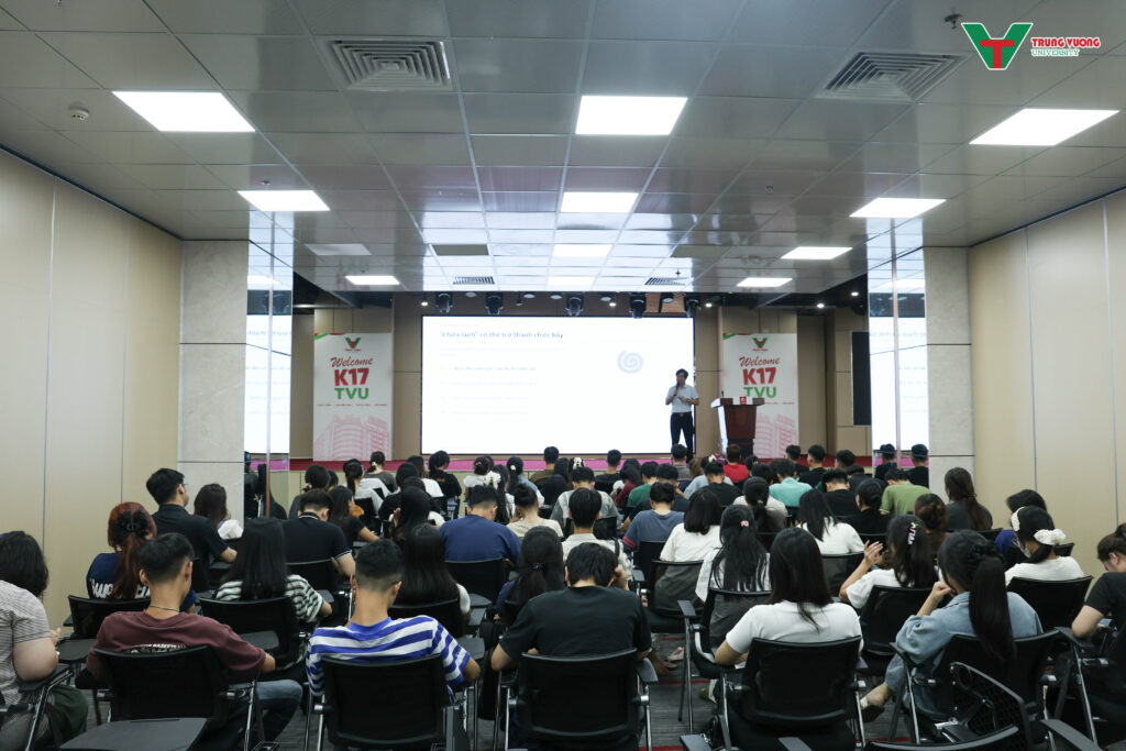 Tuần sinh hoạt công dân sinh viên K17 tại TVU 
