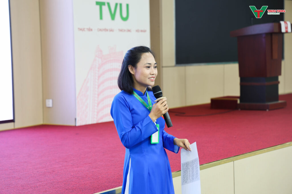 Tuần sinh hoạt công dân sinh viên K17 tại TVU 