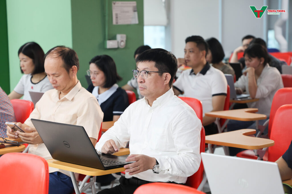 Trường Đại học Trưng Vương tổ chức tập huấn về trí tuệ nhân tạo (AI) năm 2026 Trường Đại học Trưng Vương tổ chức tập huấn về trí tuệ nhân tạo (AI) năm 2026