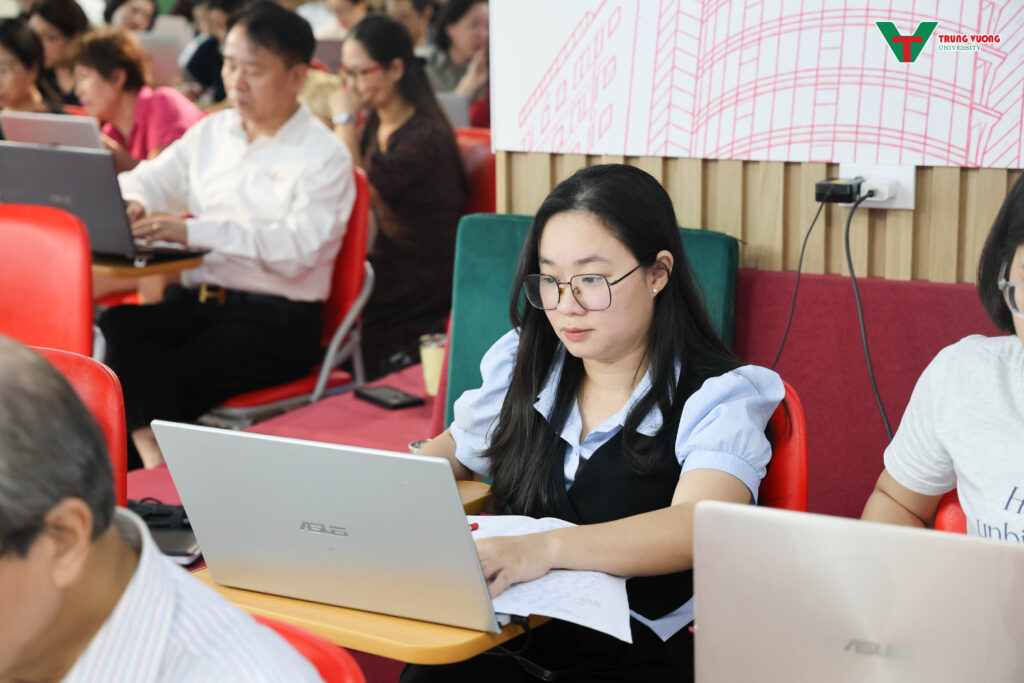 Trường Đại học Trưng Vương tổ chức tập huấn về trí tuệ nhân tạo (AI) năm 2026 Trường Đại học Trưng Vương tổ chức tập huấn về trí tuệ nhân tạo (AI) năm 2026