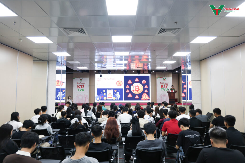 Tuần sinh hoạt công dân sinh viên K17 tại TVU 