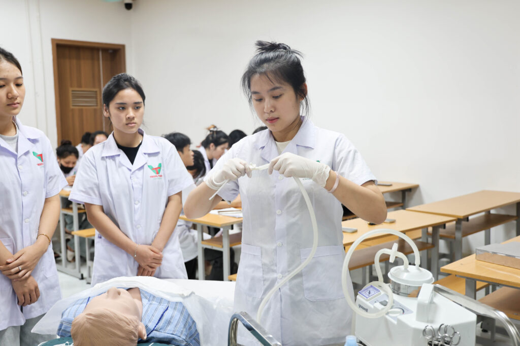 Góc doanh nghiệp: Vì sao sinh viên TVU được đánh giá cao? Đào tạo gắn doanh nghiệp, chú trọng thực hành Góc doanh nghiệp: Vì sao sinh viên TVU được đánh giá cao? Đào tạo gắn doanh nghiệp, chú trọng thực hành