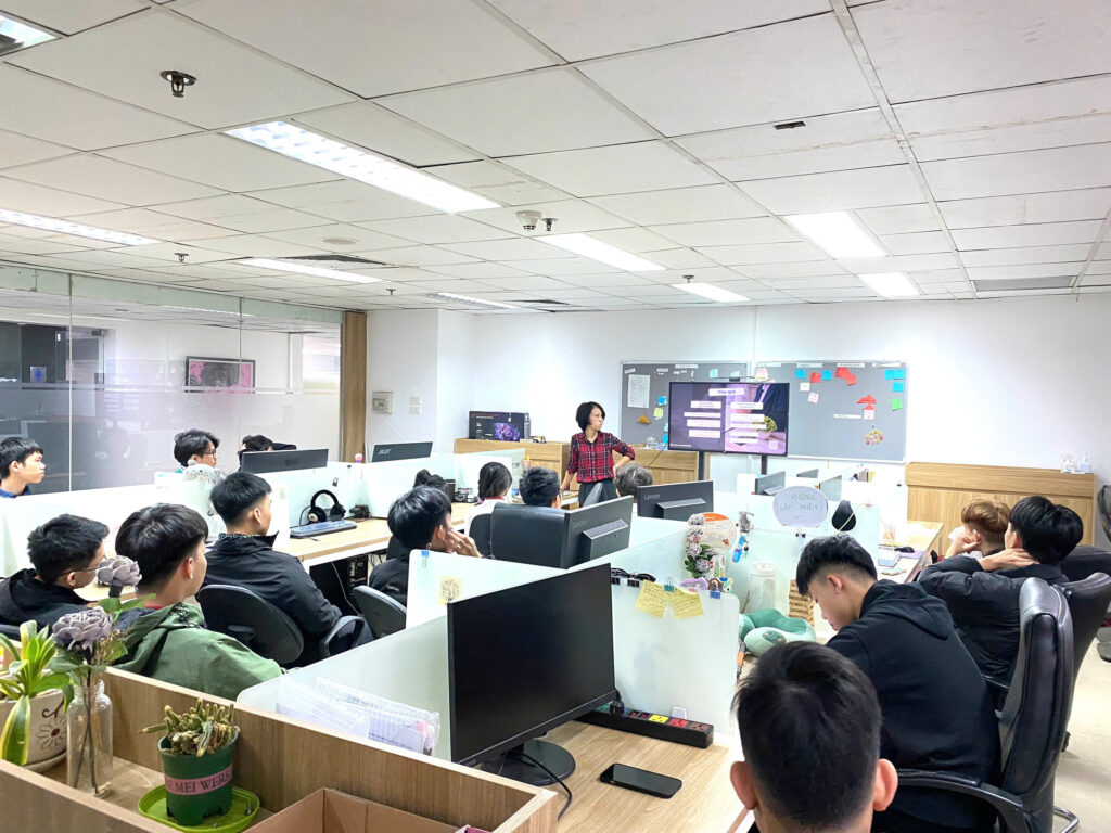 Thực hành doanh nghiệp: Lợi thế đào tạo tại TVU Thực hành doanh nghiệp: Lợi thế đào tạo tại TVU