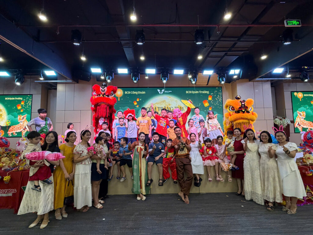 Tết Trung thu gắn kết tại Trường Đại học Trưng Vương Tết Trung thu gắn kết tại Trường Đại học Trưng Vương