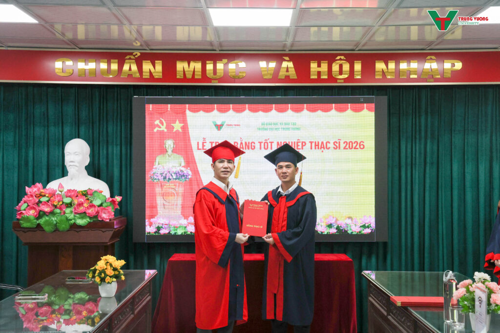 Trường Đại học Trưng Vương trao bằng Thạc sĩ cho học viên năm 2026

