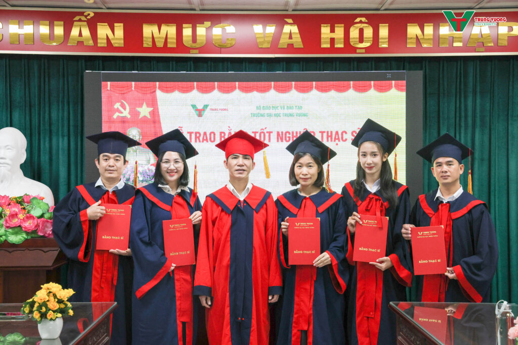 Trường Đại học Trưng Vương trao bằng Thạc sĩ cho học viên năm 2026


