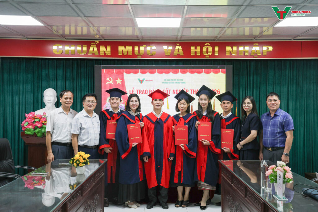 Trường Đại học Trưng Vương trao bằng Thạc sĩ cho học viên năm 2026

