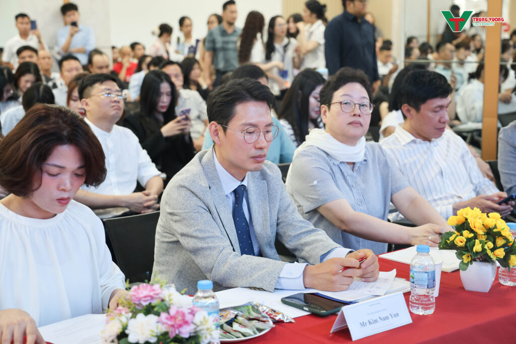 Đại học Daeduk phỏng vấn học bổng tại Trường Đại học Trưng Vương Đại học Daeduk phỏng vấn học bổng tại Trường Đại học Trưng Vương