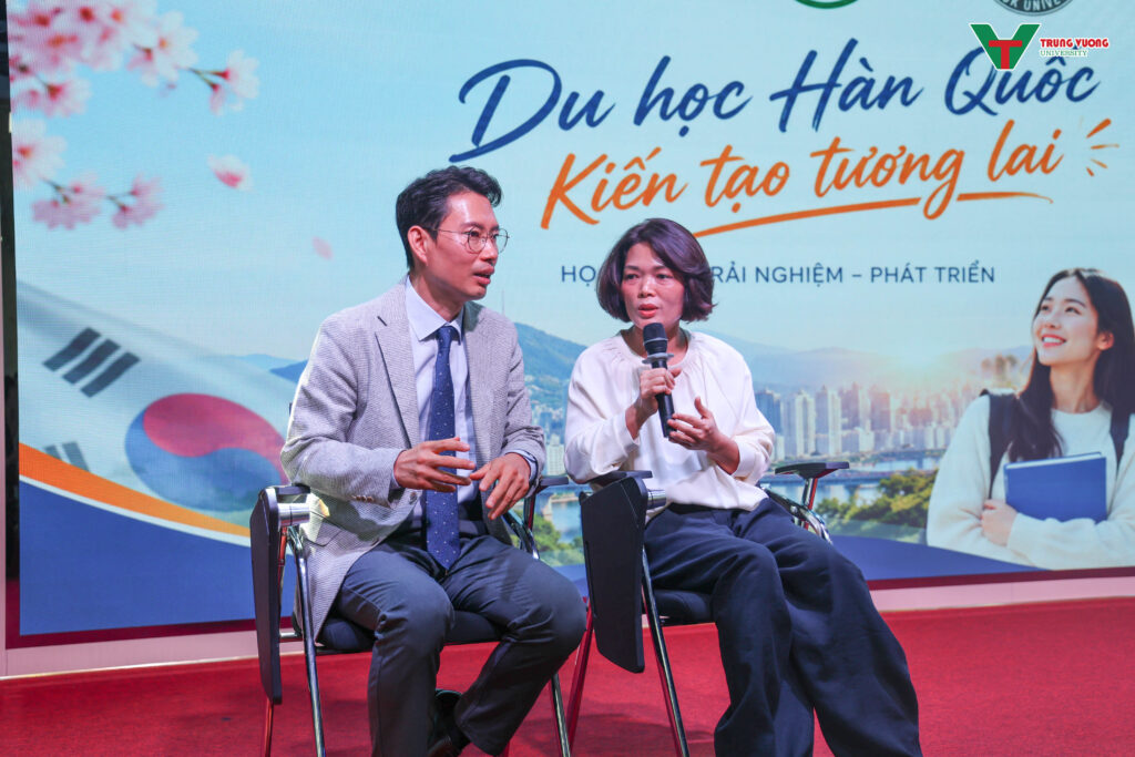 Đại học Daeduk phỏng vấn học bổng tại Trường Đại học Trưng Vương Đại học Daeduk phỏng vấn học bổng tại Trường Đại học Trưng Vương