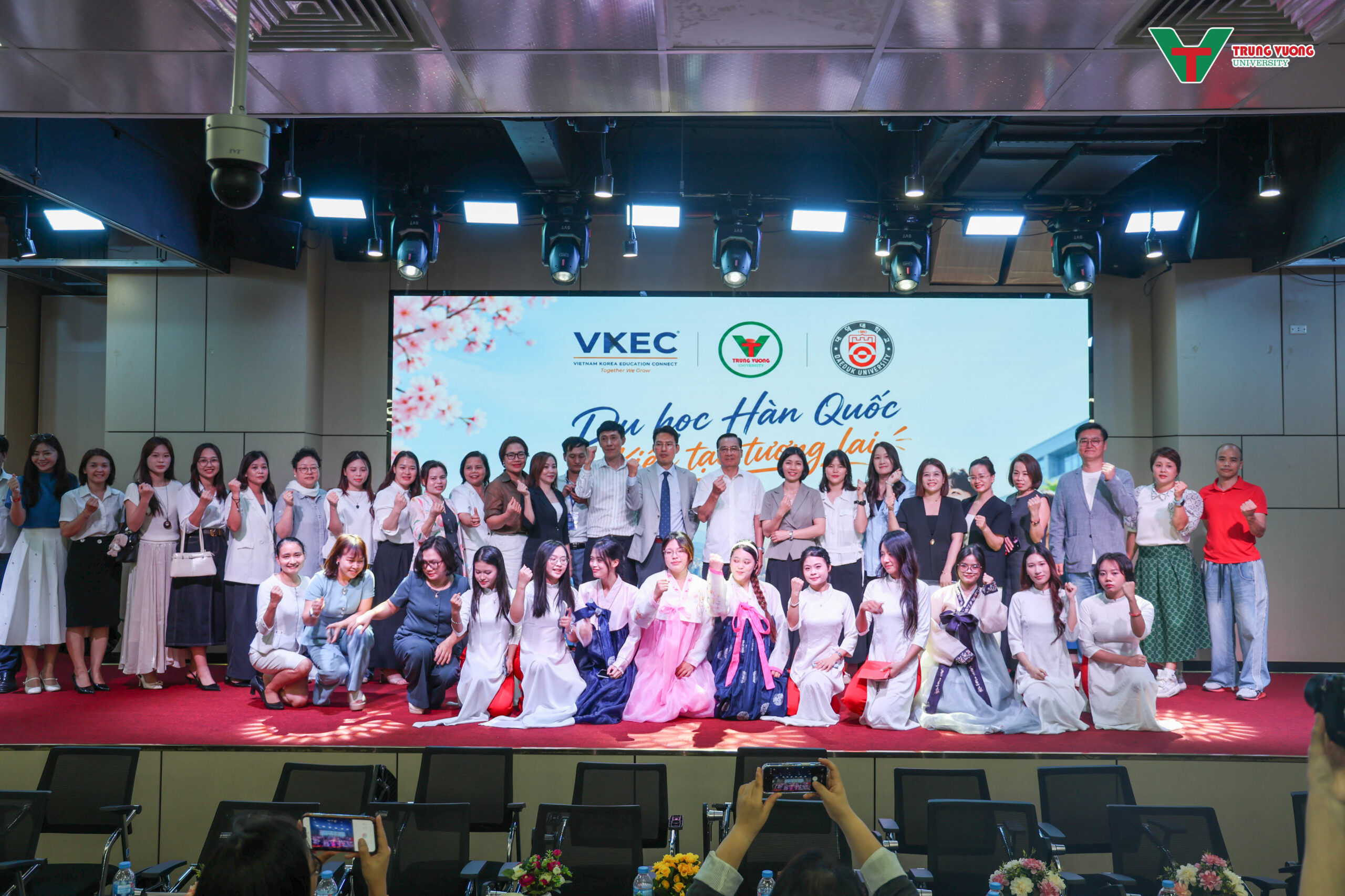 Đại học Daeduk giao lưu đối tác du học và phỏng vấn học bổng tại Trường Đại học Trưng Vương