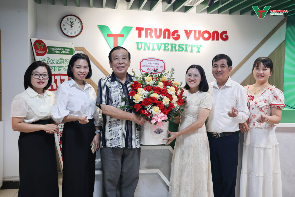 Sinh viên Điều dưỡng TVU K17 nhận áo blouse trắng Sinh viên Điều dưỡng TVU K17 nhận áo blouse trắng